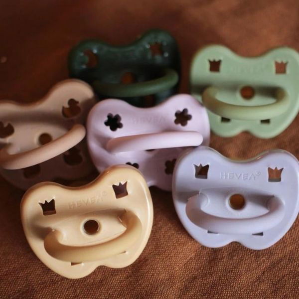 Hevea | Pacifier/Dummy 3-36 Months - Round - Alex and Moo