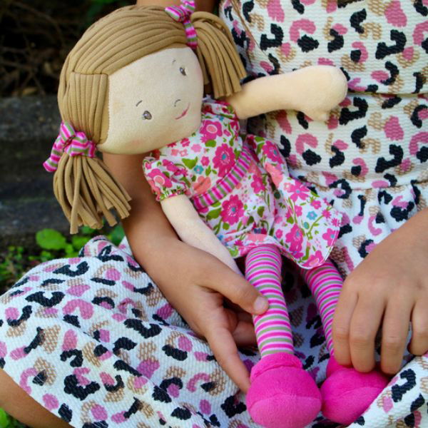 Bonikka | Soft Doll with Brown Hair - Fran Dames - Alex and Moo