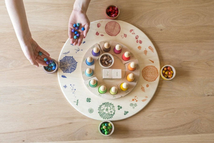 Grapat | Seasons Round Platform - Alex and Moo