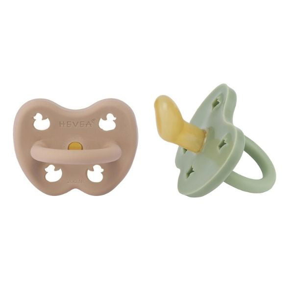 Hevea | 2-pack Pacifier (3-36 months) - Tan Beige & Moss Green - Alex and Moo