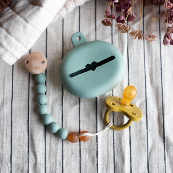 Hevea | Pacifier Keeper Case - Alex and Moo