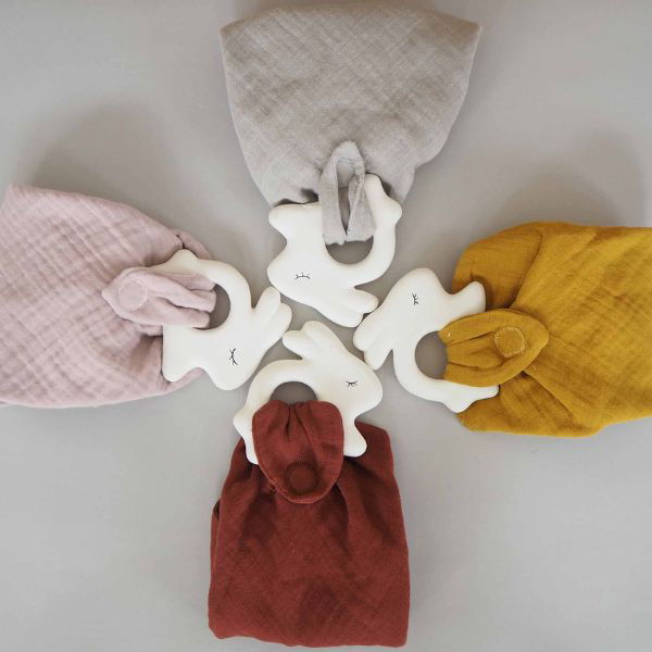 Kikadu | Rabbit Rubber Teether with Muslin - Alex and Moo