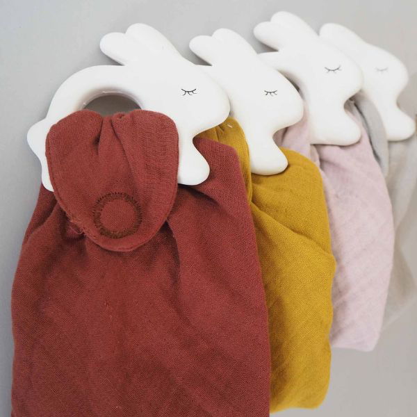 Kikadu | Rabbit Rubber Teether with Muslin - Alex and Moo