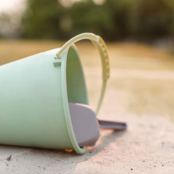 Plasto "I'M GREEN" | Bucket, Rake and Spade and Sand Mould Set - Alex and Moo