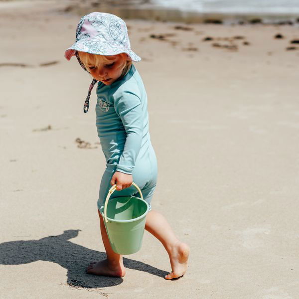 Plasto "I'M GREEN" | Bucket, Rake and Spade and Sand Mould Set - Alex and Moo