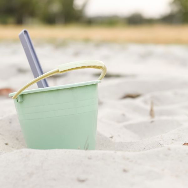 Plasto "I'M GREEN" | Bucket, Rake and Spade and Sand Mould Set - Alex and Moo